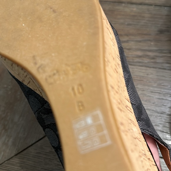 Coach Women’s size 10 wedge Sandals Black/Gray - Picture 4 of 5